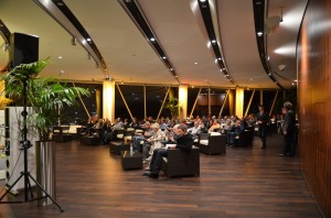 Die Lounge füllt sich - fast 100 Gäste pro Abend