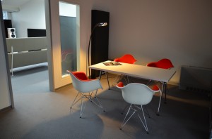 VIP Suite mit Vitra und Artemide (und gutem Espresso, Pralinen, ...)